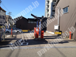 金沢077：ファーストパーキング高岡町_02