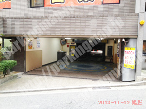 中央272：置塩ビル駐車場_02