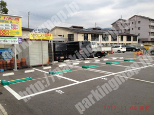 左京224：ドルフ国際会館駅前ガレージ_02