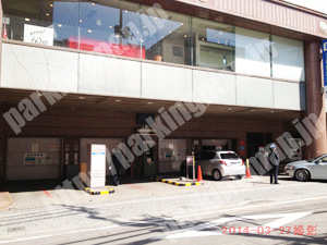 松山033：三越本館駐車場_02