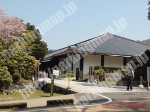 奈良140：奈良県新公会堂駐車場_04