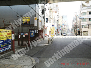中央084：タイムズ大阪市立西横堀駐車場第2号ブロック南側入口_05