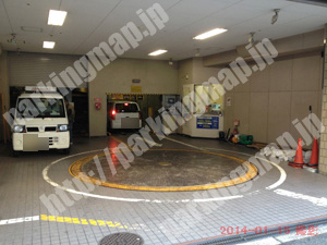 中央414：NPD太陽生命難波ビル駐車場_03