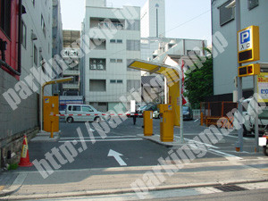 中央438：アール・イー・カンパニ西心斎橋第2駐車場_01