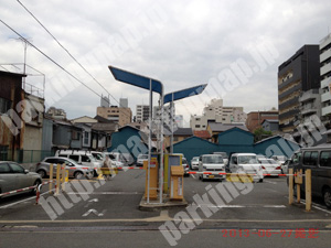 中央620：タイムズ空堀商店街前_02