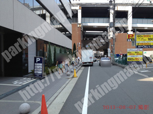 中央692：フォーキャスト堺筋本町駐車場_02