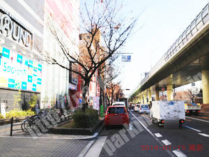 中央801：NPDラウンドワンスタジアム千日前店駐車場_05