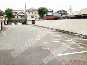 東淀川111：フォルクス上新庄店駐車場_02