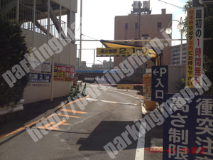 東淀川186：カンソーパークイズミヤ上新庄店駐車場（立体）_02