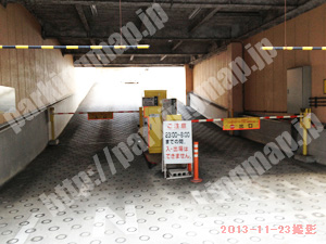 北163：タイムズ阪急OASIS駐車場_03