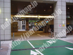 北306：読売大阪ビル駐車場_02