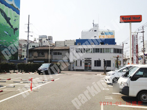 港031：ロイヤルホスト朝潮橋店駐車場_02