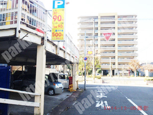 西成070：スーパー玉出ビル駐車場_02