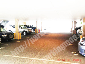 天王寺223：ロイヤルホスト上本町店駐車場_02