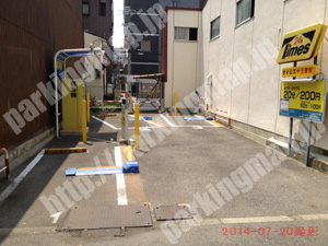 淀川153：タイムズ十三駅前_04