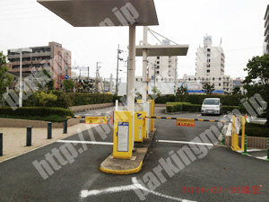 淀川298：タイムズ大阪市立十三市民病院第1駐車場_02