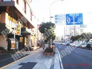 港北130：ロイヤルホスト大倉山店駐車場_02