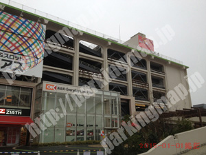 港南010：赤い風船第1駐車場_02