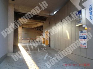 中156：横浜人形の家駐車場_04