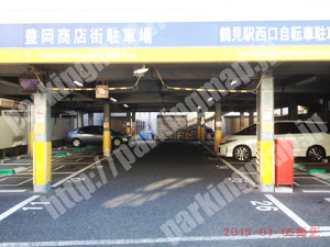 鶴見110：豊岡商店街駐車場_03